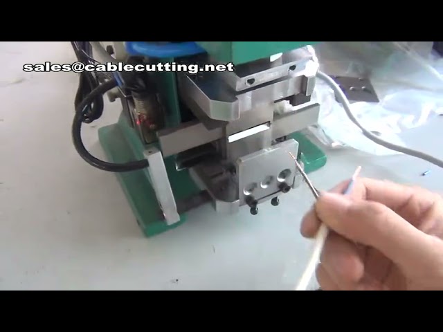 เครื่องลอกปอกและบิดเกลียวสายทองแดงกึ่งอัตโนมัติ | เครื่องปอกสายไฟสำหรับรีไซเคิล