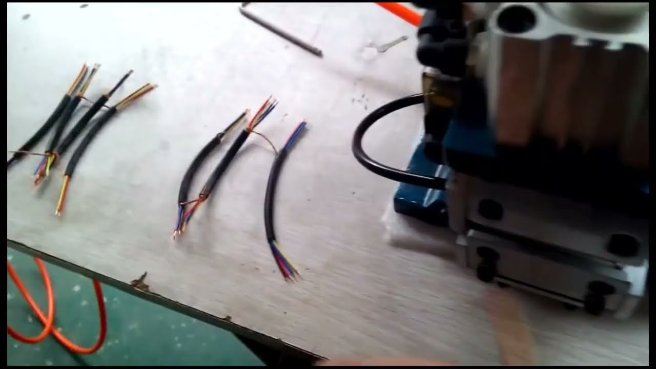 เครื่องปอกสายทองแดงแกนลมขนาดใหญ่ รุ่น Pneumatic Core Copper Wire Cable Peeling Machine